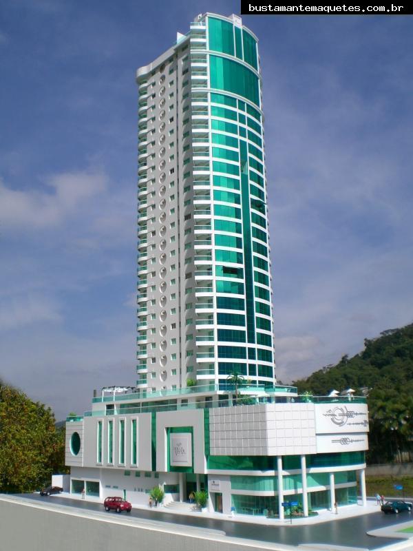 Foto de maquete fisica de Edifícios Residenciais produzida para o cliente FG Empreendimentos Ltda., localizada na cidade de Balneário Camboriú/SC