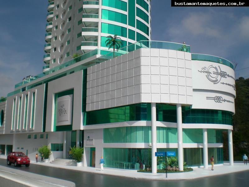 Foto de maquete fisica de Edifícios Residenciais produzida para o cliente FG Empreendimentos Ltda., localizada na cidade de Balneário Camboriú/SC