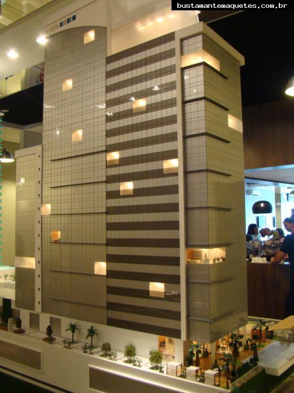 Foto de maquete fisica de Edifícios Comerciais produzida para o cliente Riviera Empreendimentos Ltda., localizada na cidade de Balneário Camboriú/SC