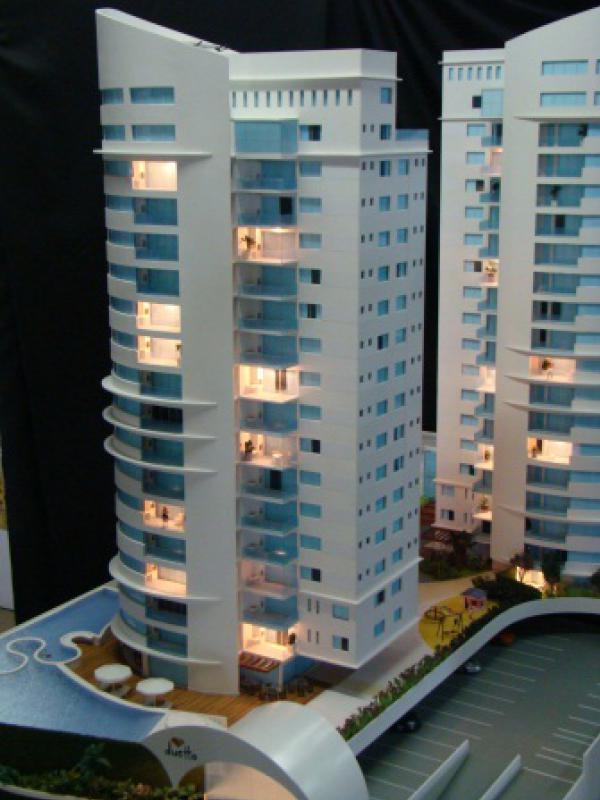 Foto de maquete fisica de Edifícios Residenciais produzida para o cliente Edificart Construtora e Incorporadora, localizada na cidade de Itajaí/SC