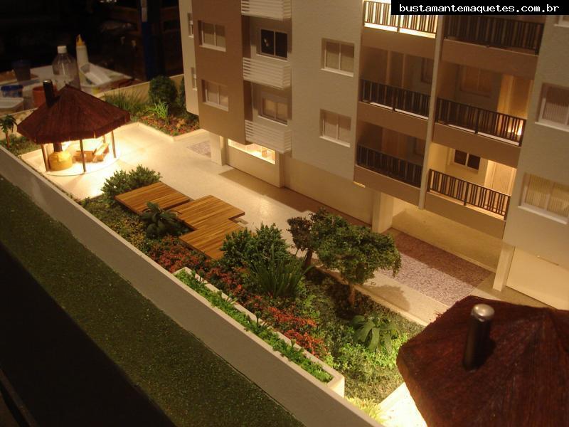 Foto de maquete fisica de Edifícios Residenciais produzida para o cliente Tríplice Engenharia, localizada na cidade de Florianópolis/SC