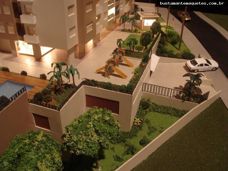 Foto de maquete fisica de Edifícios Residenciais produzida para o cliente Tríplice Engenharia, localizada na cidade de Florianópolis/SC