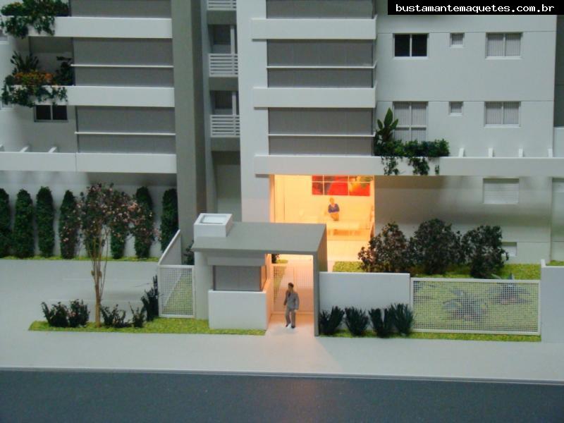 Foto de maquete fisica de Edifícios Residenciais produzida para o cliente CETOR Engenharia, localizada na cidade de Blumenau/SC