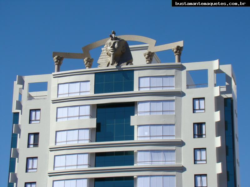 Foto de maquete fisica de Edifícios Residenciais produzida para o cliente Carelli Construtora, localizada na cidade de Balneário Camboriú/SC