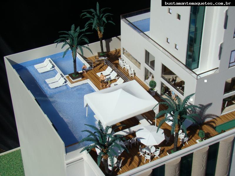 Foto de maquete fisica de Edifícios Residenciais produzida para o cliente Carelli Construtora, localizada na cidade de Balneário Camboriú/SC