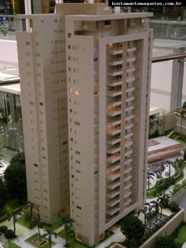 Foto de maquete fisica de Edifícios Residenciais produzida para o cliente ABYARA Brasil Brokers, localizada na cidade de Juiz de Fora/MG