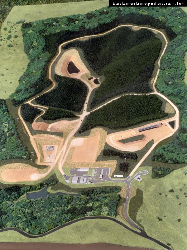 Foto de maquete fisica de Indústrias produzida para o cliente Essencis Soluções Ambientais, localizada na cidade de Caieiras/SP