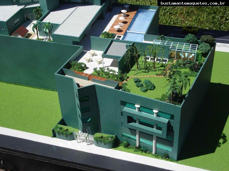 Foto de maquete fisica de Edifícios Residenciais produzida para o cliente EMBRAED, localizada na cidade de Balneário Camboriú/SC