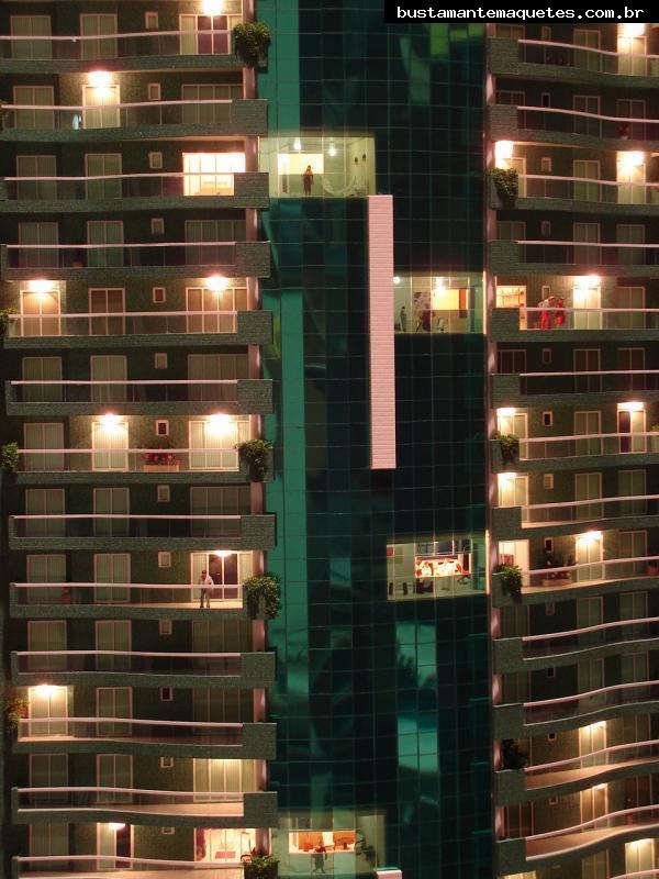 Foto de maquete fisica de Edifícios Residenciais produzida para o cliente EMBRAED, localizada na cidade de Balneário Camboriú/SC