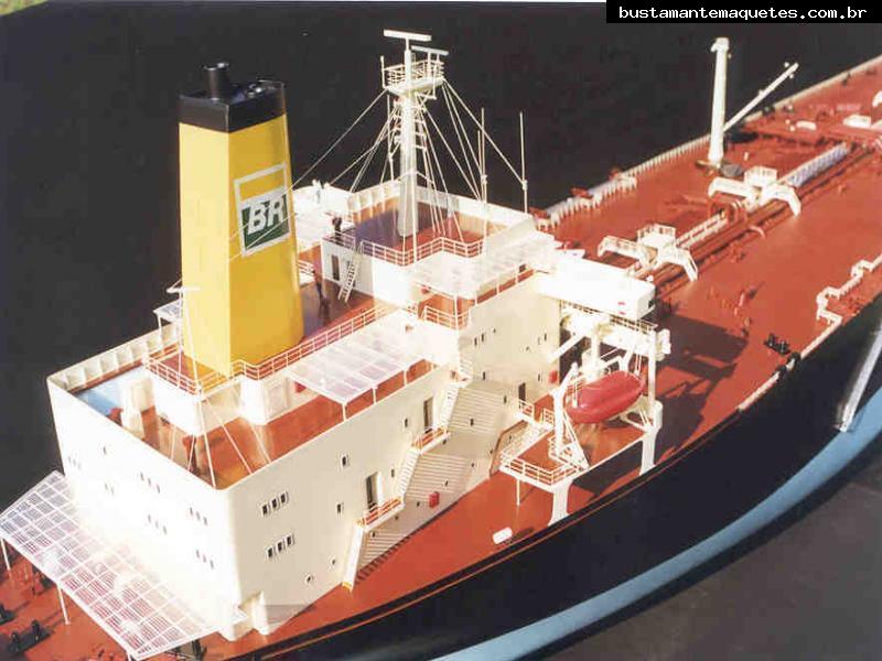 Foto de maquete fisica de Modelos Reduzidos produzida para o cliente Petrobras BR, localizada na cidade de São Francisco do Sul/SC