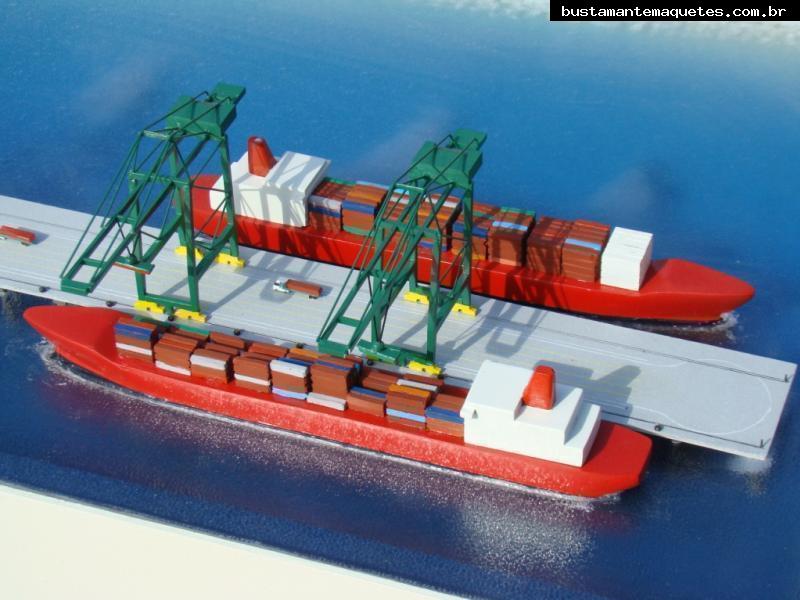 Foto de maquete fisica de Urbanismo produzida para o cliente ITAPOÁ Terminais Portuários, localizada na cidade de Itapoá/SC