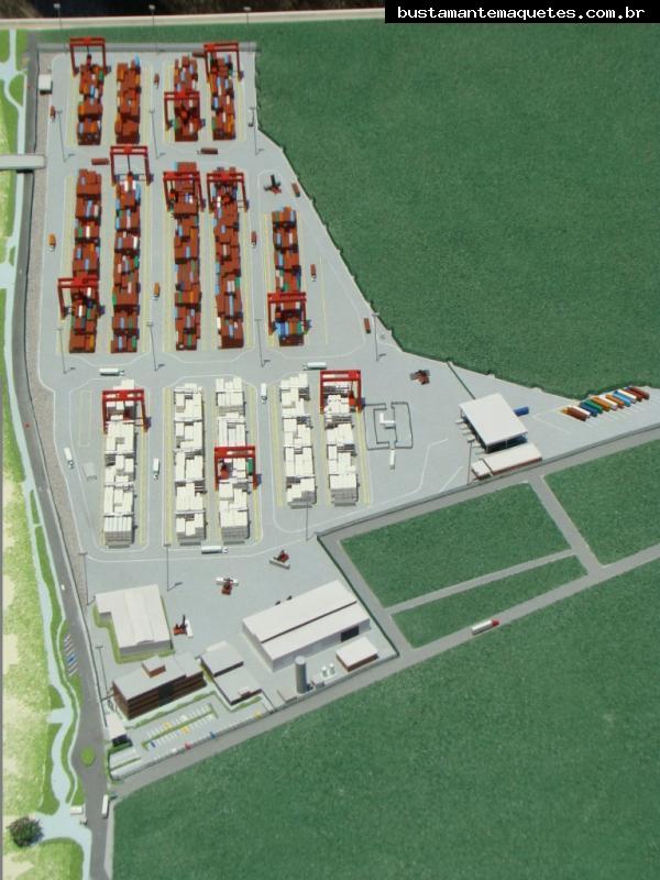Foto de maquete fisica de Urbanismo produzida para o cliente ITAPOÁ Terminais Portuários, localizada na cidade de Itapoá/SC