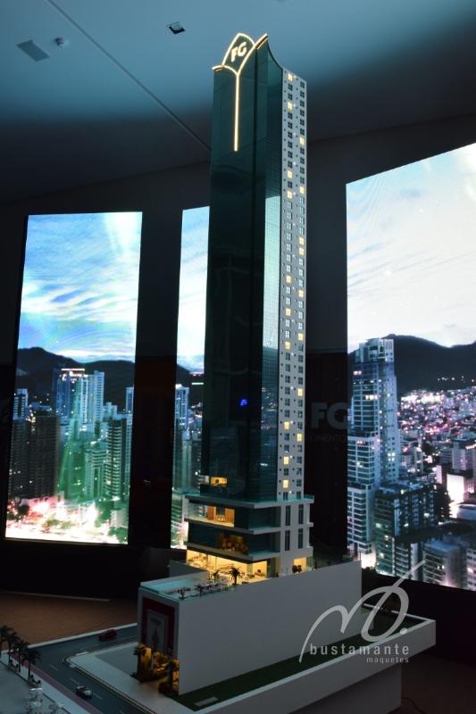 Foto de maquete fisica de Edifícios Residenciais produzida para o cliente [Não Cadastrado], localizada na cidade de Balneário Camboriú/SC