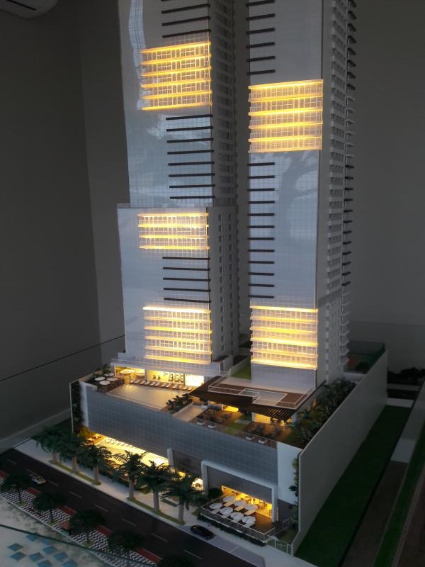 Foto de maquete fisica de Edifícios Residenciais produzida para o cliente PROCAVE, localizada na cidade de Balneário Camboriú/SC