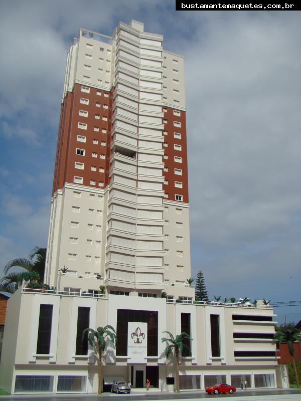 Foto de maquete fisica de Edifícios Residenciais produzida para o cliente Gomes Junior Construtora, localizada na cidade de Balneário Camboriú/SC