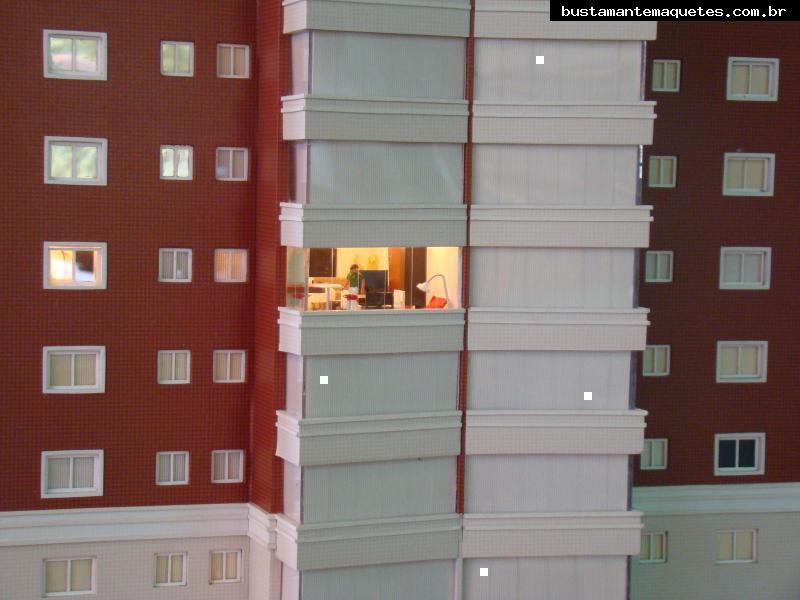 Foto de maquete fisica de Edifícios Residenciais produzida para o cliente Gomes Junior Construtora, localizada na cidade de Balneário Camboriú/SC