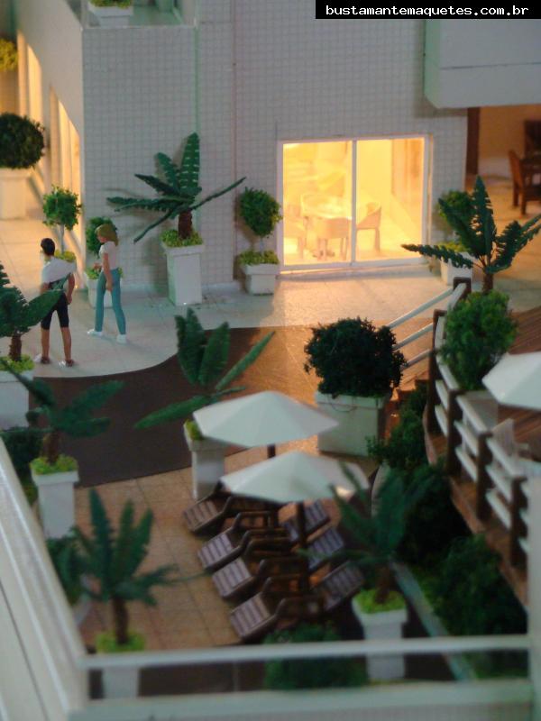Foto de maquete fisica de Edifícios Residenciais produzida para o cliente Gomes Junior Construtora, localizada na cidade de Balneário Camboriú/SC
