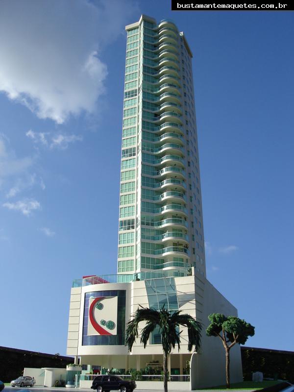 Foto de maquete fisica de Edifícios Residenciais produzida para o cliente FG Empreendimentos Ltda., localizada na cidade de Balneário Camboriú/SC