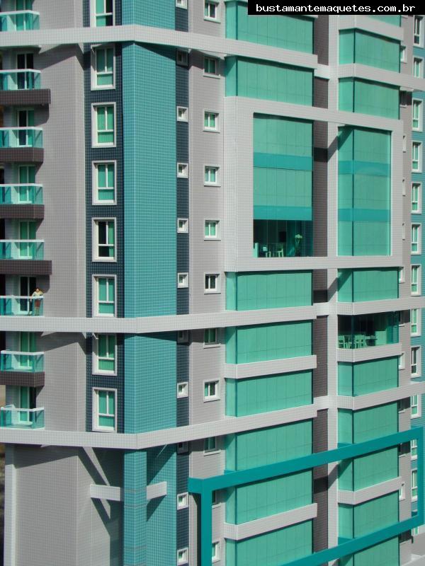 Foto de maquete fisica de Edifícios Residenciais produzida para o cliente CECPAS Construtora, localizada na cidade de Balneário Camboriú/SC