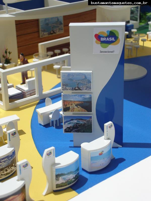 Foto de maquete fisica de Modelos Reduzidos produzida para o cliente Paleta Stands, localizada na cidade de Joinville/SC