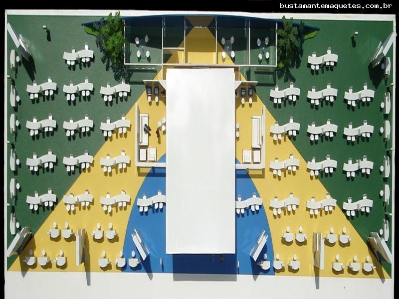 Foto de maquete fisica de Modelos Reduzidos produzida para o cliente Paleta Stands, localizada na cidade de Joinville/SC