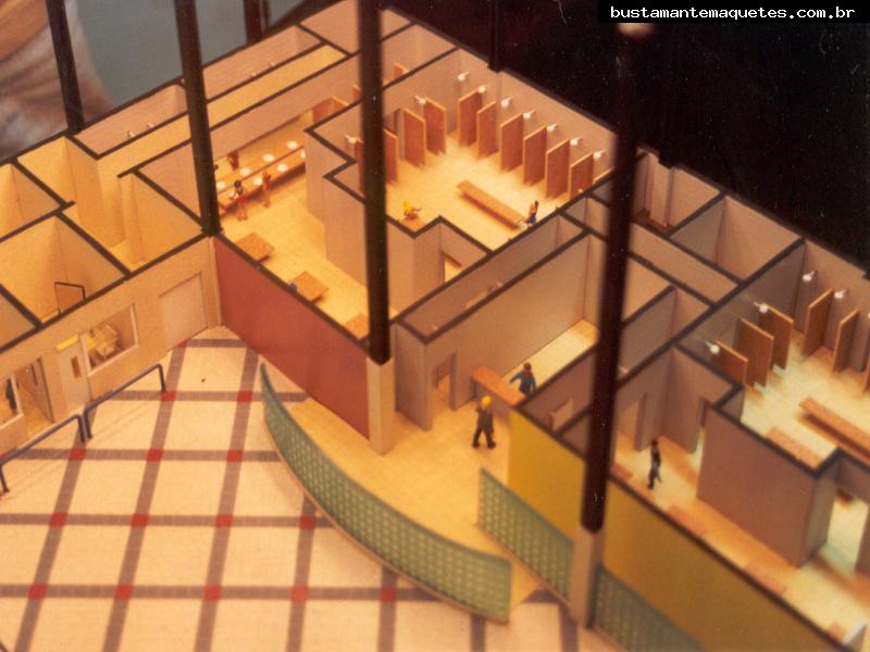 Foto de maquete fisica de Interiores produzida para o cliente The Best Academy Joinville, localizada na cidade de Joinville/SC